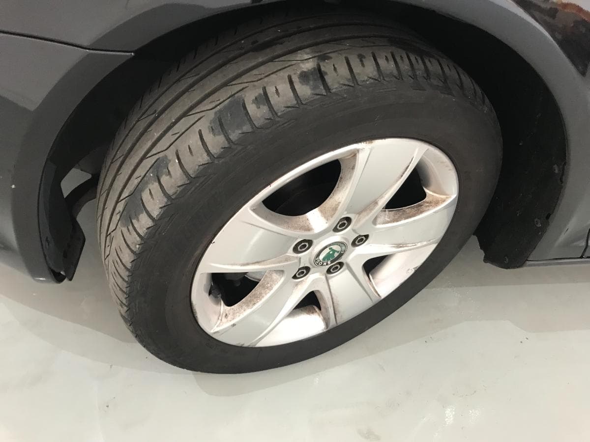 Skoda Octavia 1.6TDI · Ano 2010 — imagem 13