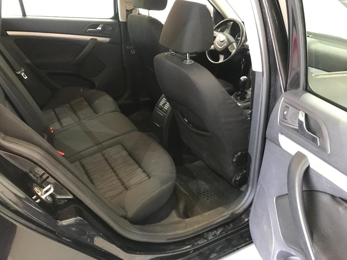Skoda Octavia 1.6TDI · Ano 2010 — imagem 26