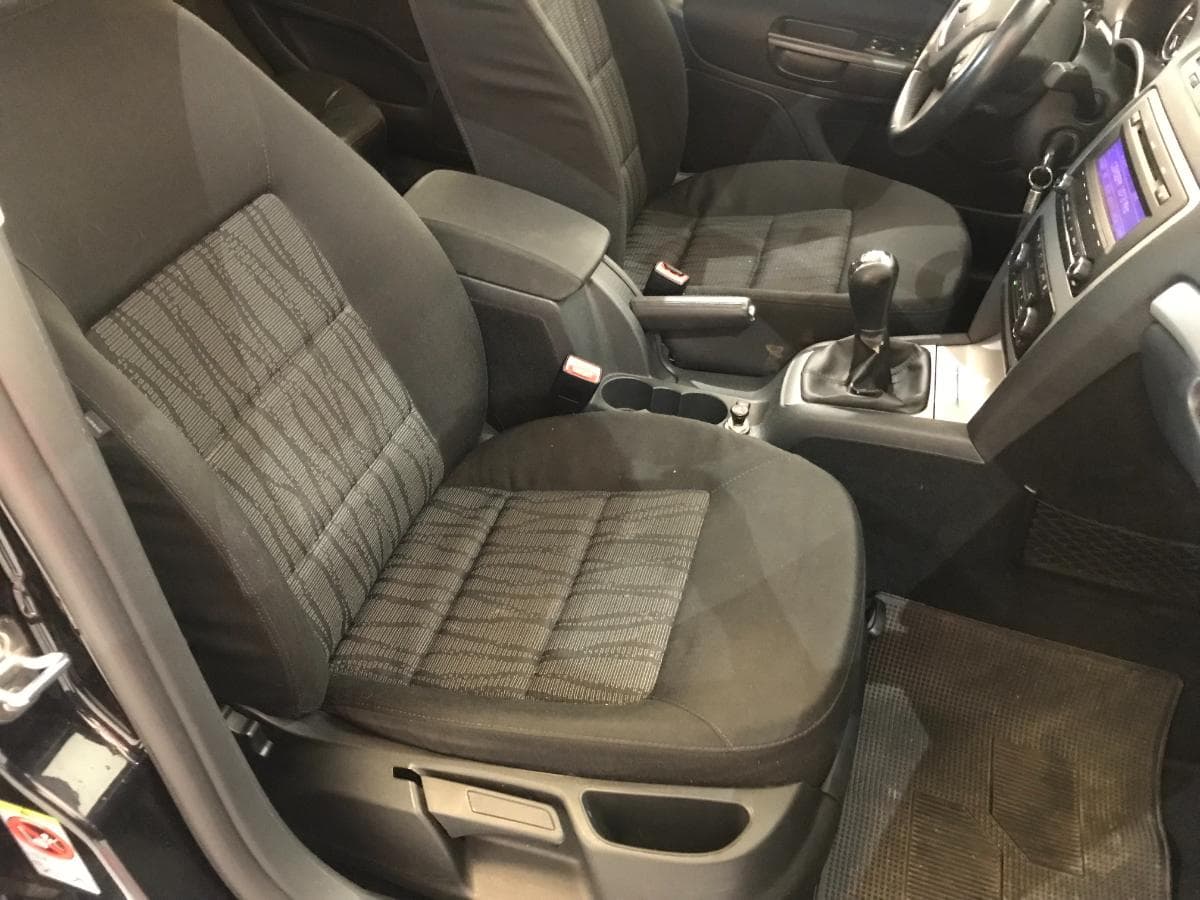 Skoda Octavia 1.6TDI · Ano 2010 — imagem 30