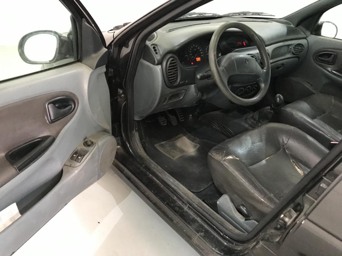 Renault Mégane 1.9TDI — image 23