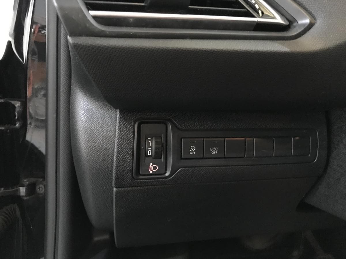 Peugeot 308 SW 1.6BlueHDI · Ano 2016 — image 43
