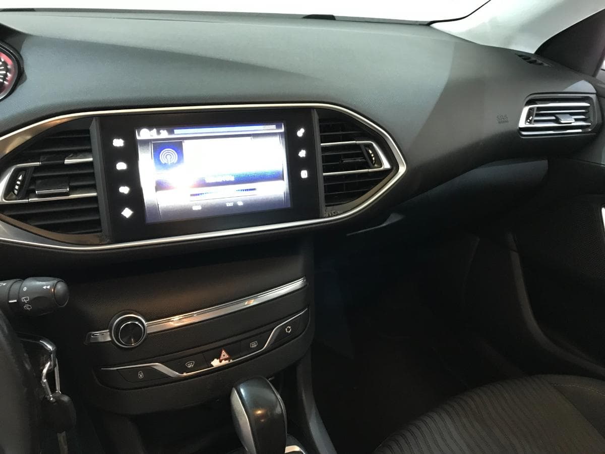 Peugeot 308 SW 1.6BlueHDI · Ano 2016 — image 44