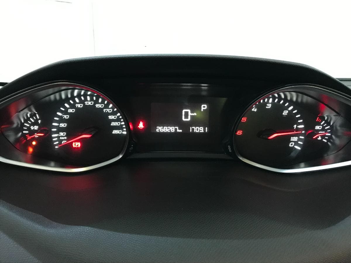 Peugeot 308 SW 1.6BlueHDI · Ano 2016 — image 46