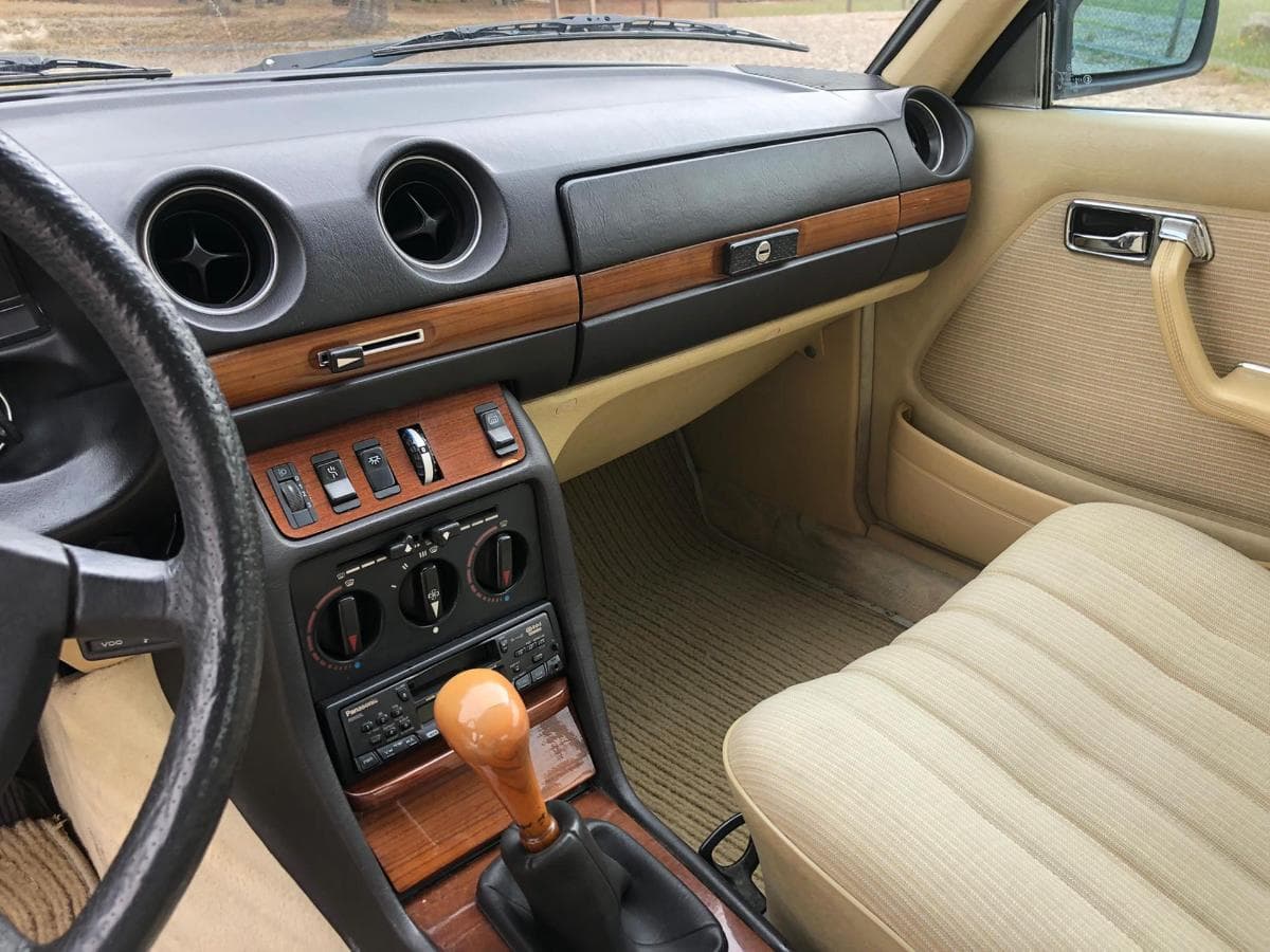 Mercedes-Benz 230 CE - 1985 — imagem 11