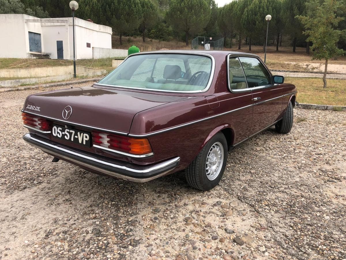 Mercedes-Benz 230 CE - 1985 — imagem 4