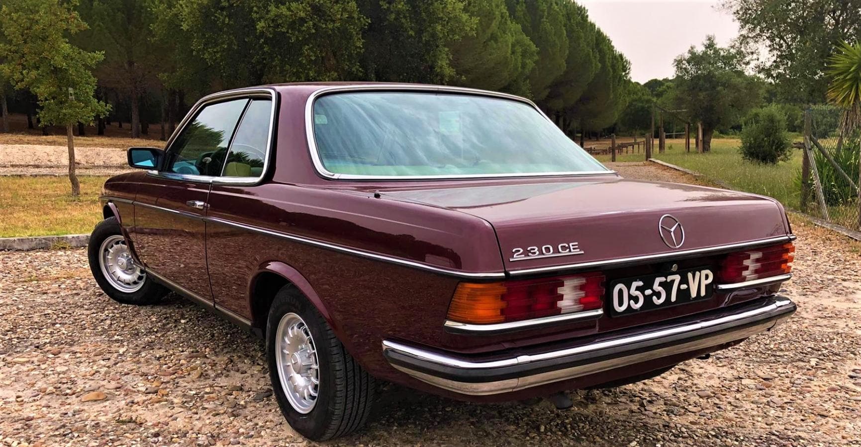 Mercedes-Benz 230 CE - 1985 — imagem 3
