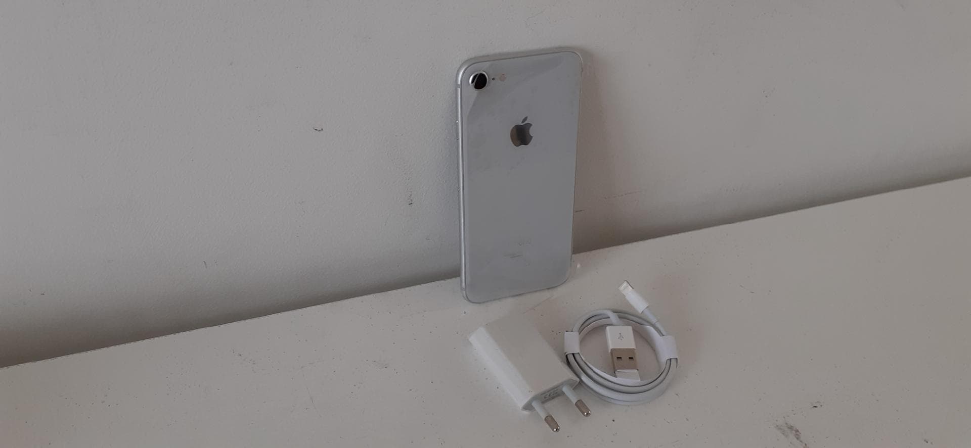 Telemóvel Iphone 8 64GB — imagem 4