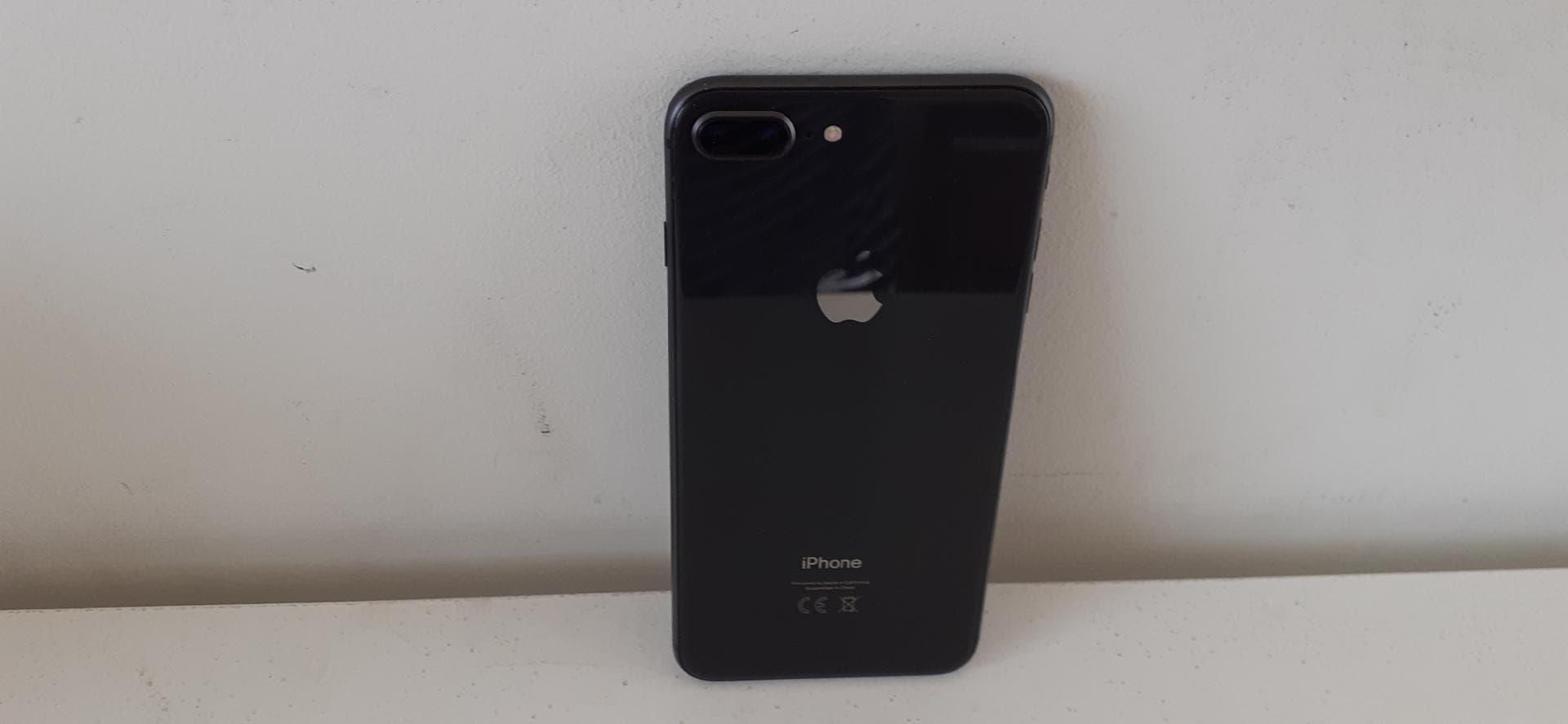 Telemóvel  iPhone 8 PLUS 64GB — image 2