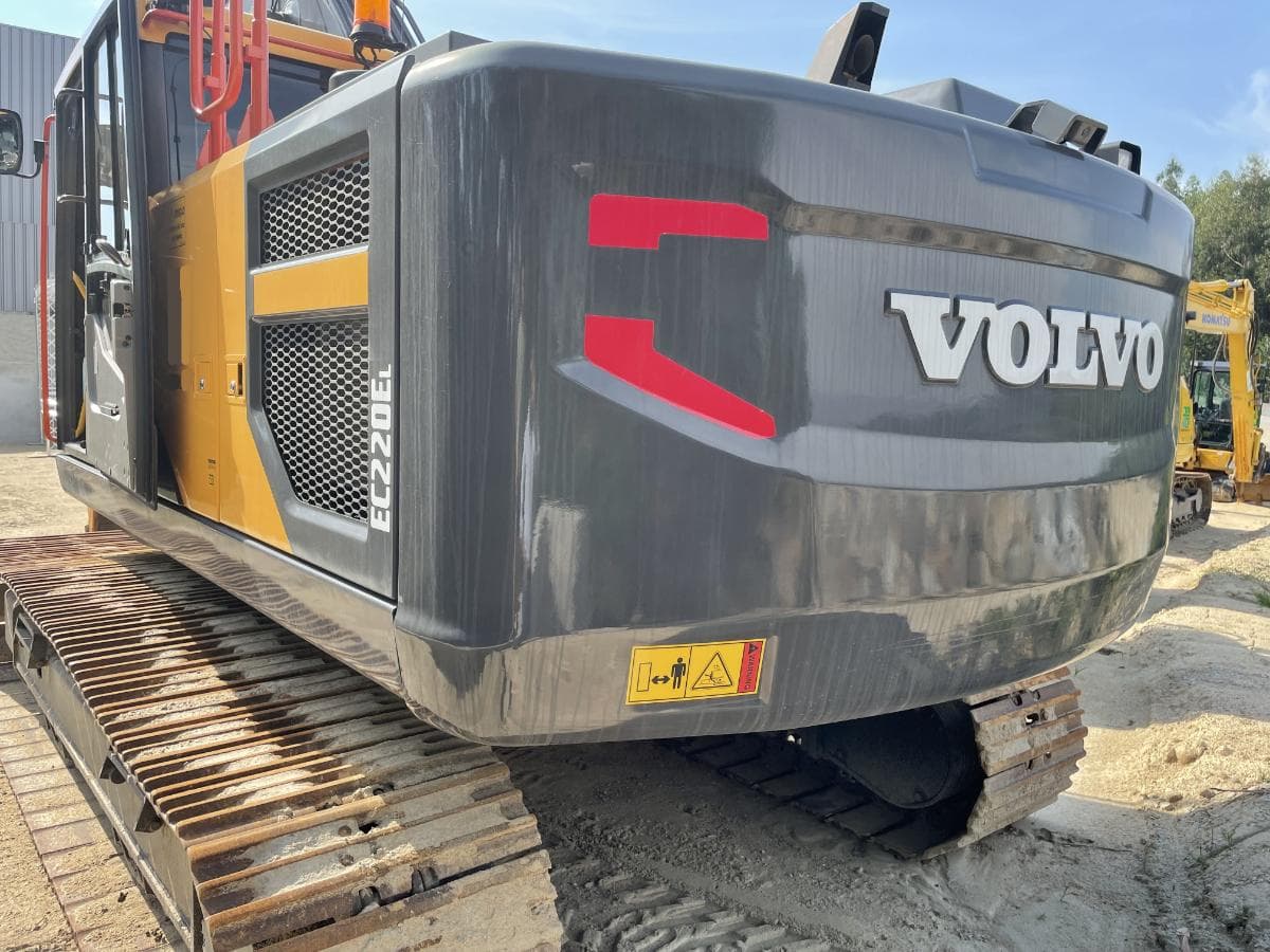 Escavadora Rastos Volvo EC220 EL — imagem 3