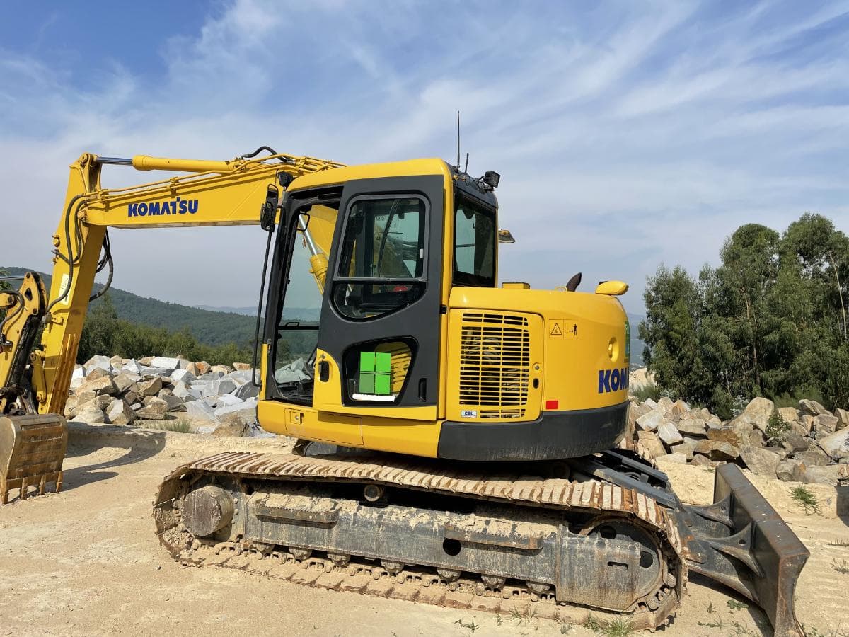 Giratória Komatsu PC138 US-8 — imagem 4