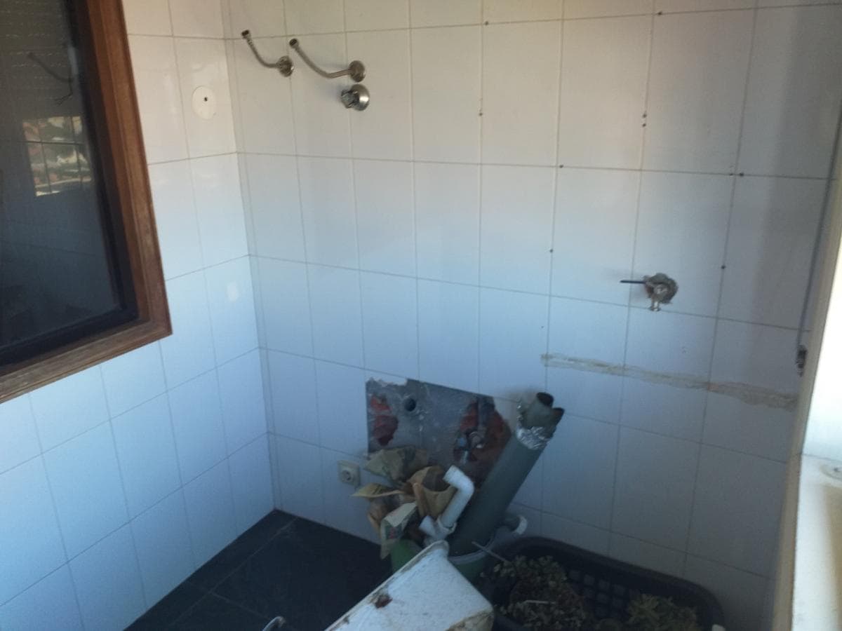 Usufruto · Apartamento T2 com Lugares de Garagem e Arrumos · Vila Nova de Gaia — image 6