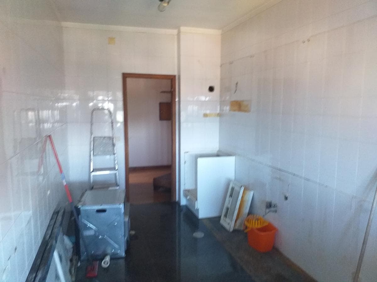 Usufruto · Apartamento T2 com Lugares de Garagem e Arrumos · Vila Nova de Gaia — image 5