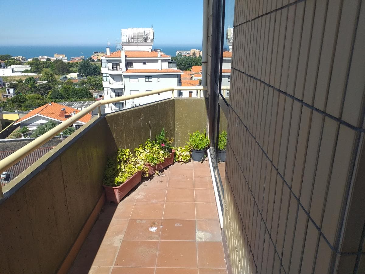 Usufruto · Apartamento T2 com Lugares de Garagem e Arrumos · Vila Nova de Gaia — image 16