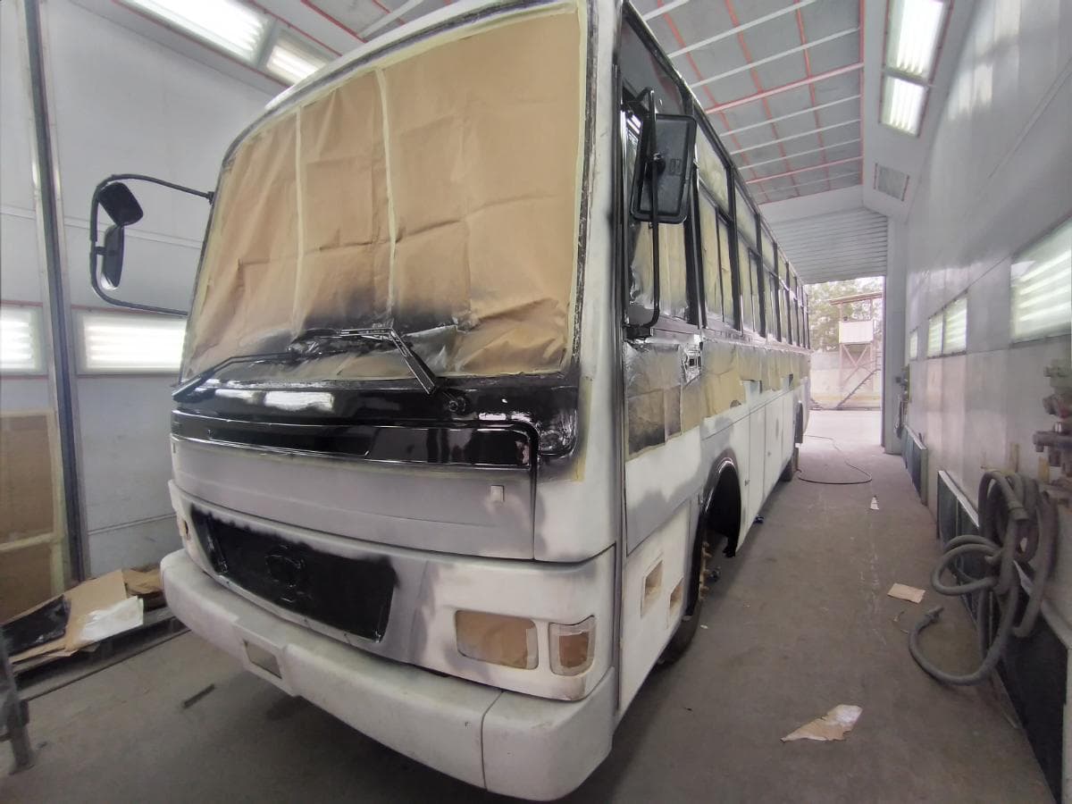 Autocarro TATA de 60 a 69 Lugares  · Viana — imagen 2