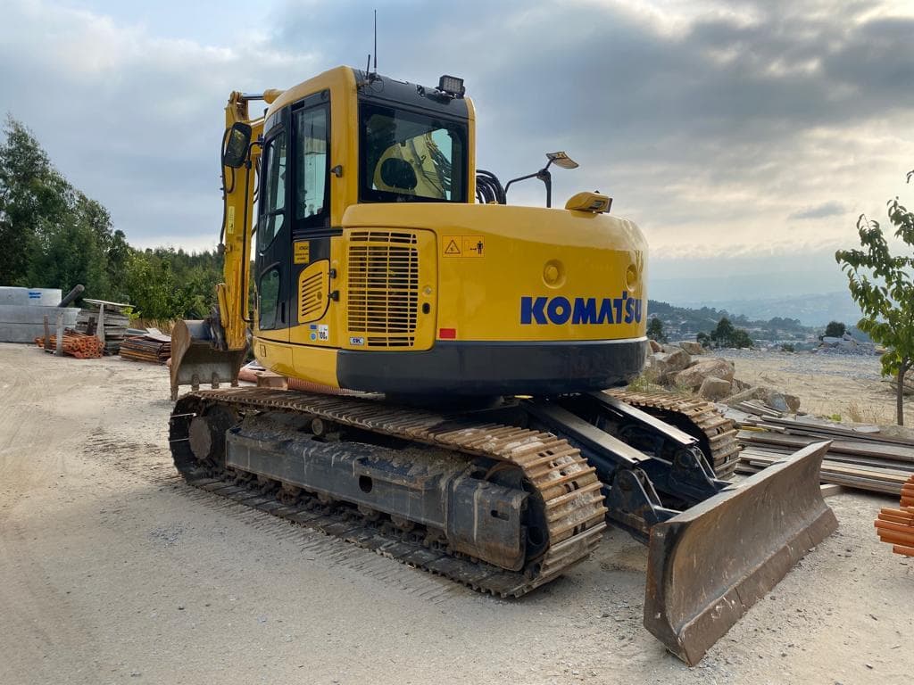 Giratória Komatsu PC138 US-8 — imagem 3