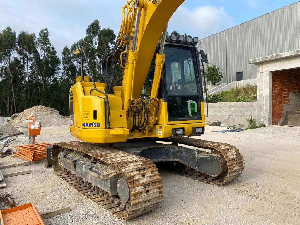 Giratória Komatsu PC138 US-8 — imagem 7