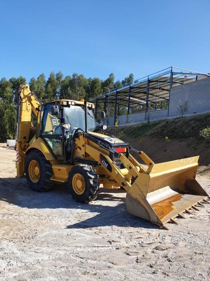 Retroescavadora CAT 428E — imagen 1