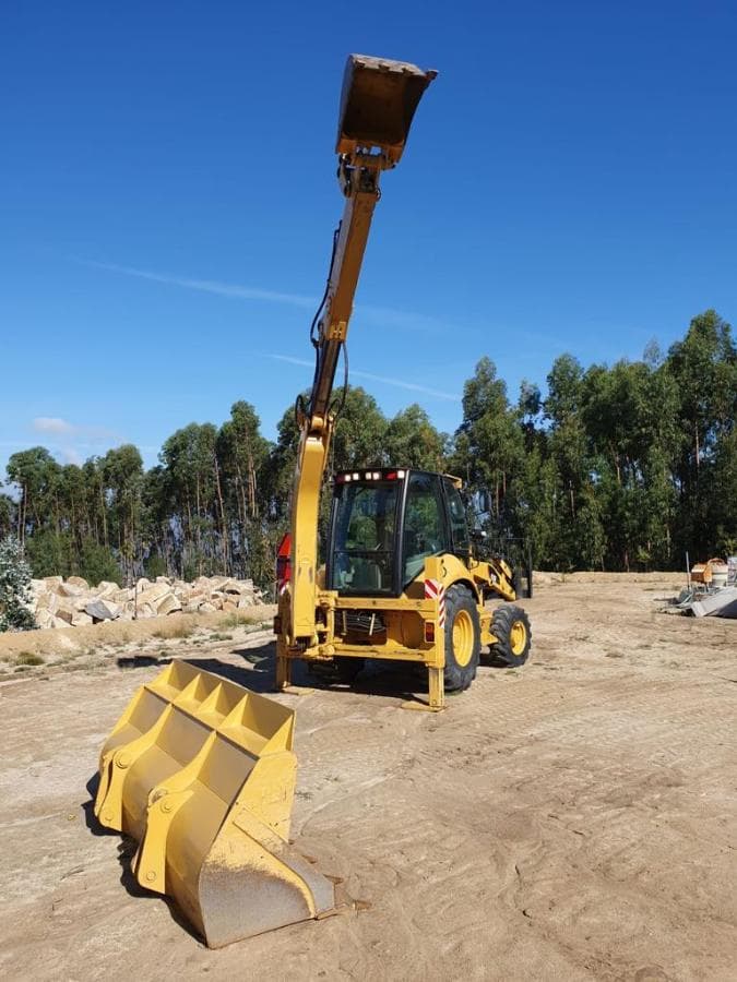 Retroescavadora CAT 428E — imagen 4