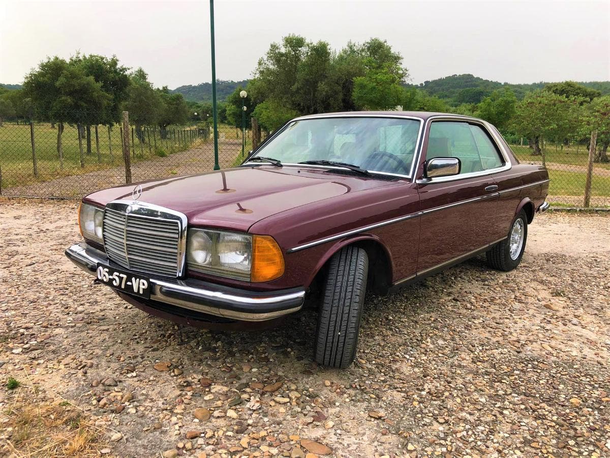 Mercedes-Benz 230 CE - 1985 — imagem 1
