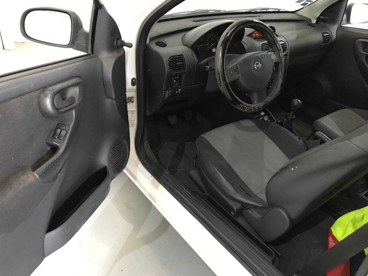 Opel Corsa 1.3 CDTI · Ano 2006 — imagem 23