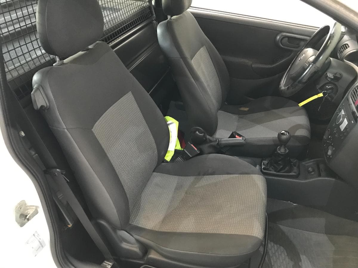Opel Corsa 1.3 CDTI · Ano 2006 — imagem 25