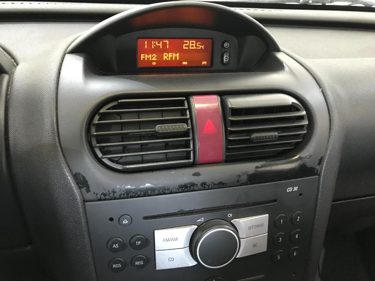 Opel Corsa 1.3 CDTI · Ano 2006 — imagem 31