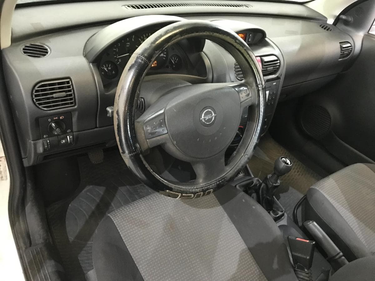 Opel Corsa 1.3 CDTI · Ano 2006 — imagem 32