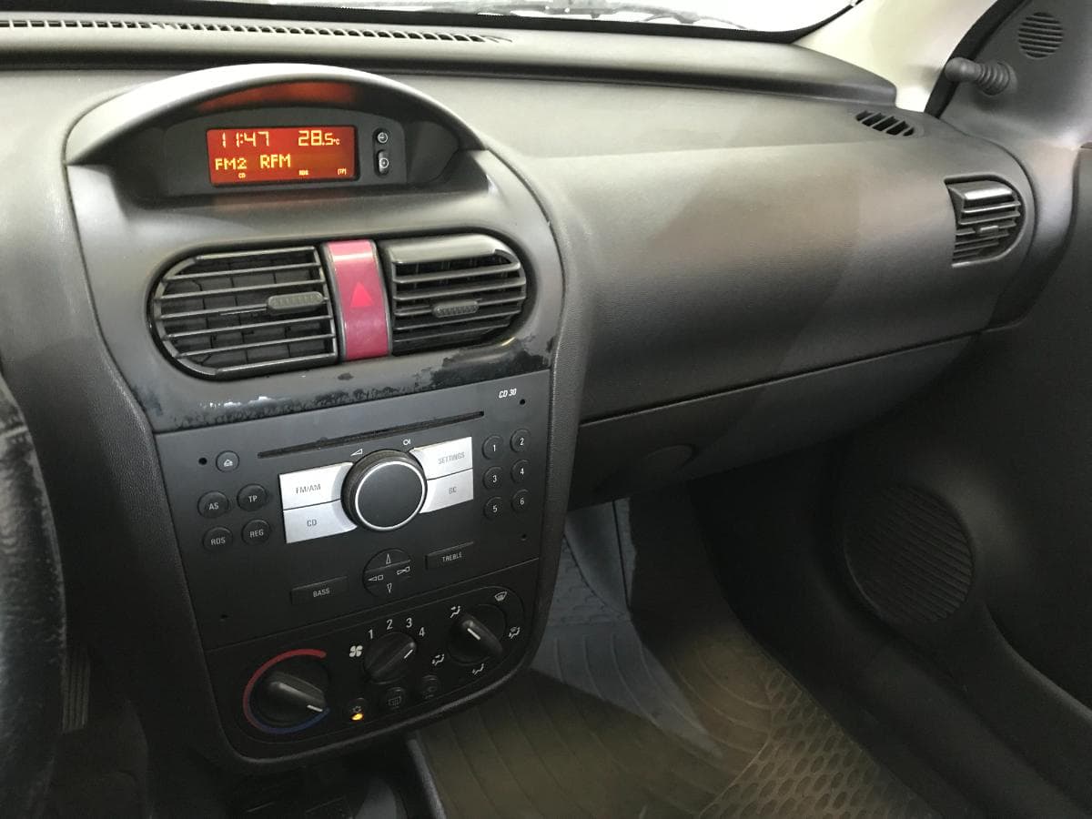 Opel Corsa 1.3 CDTI · Ano 2006 — imagem 36