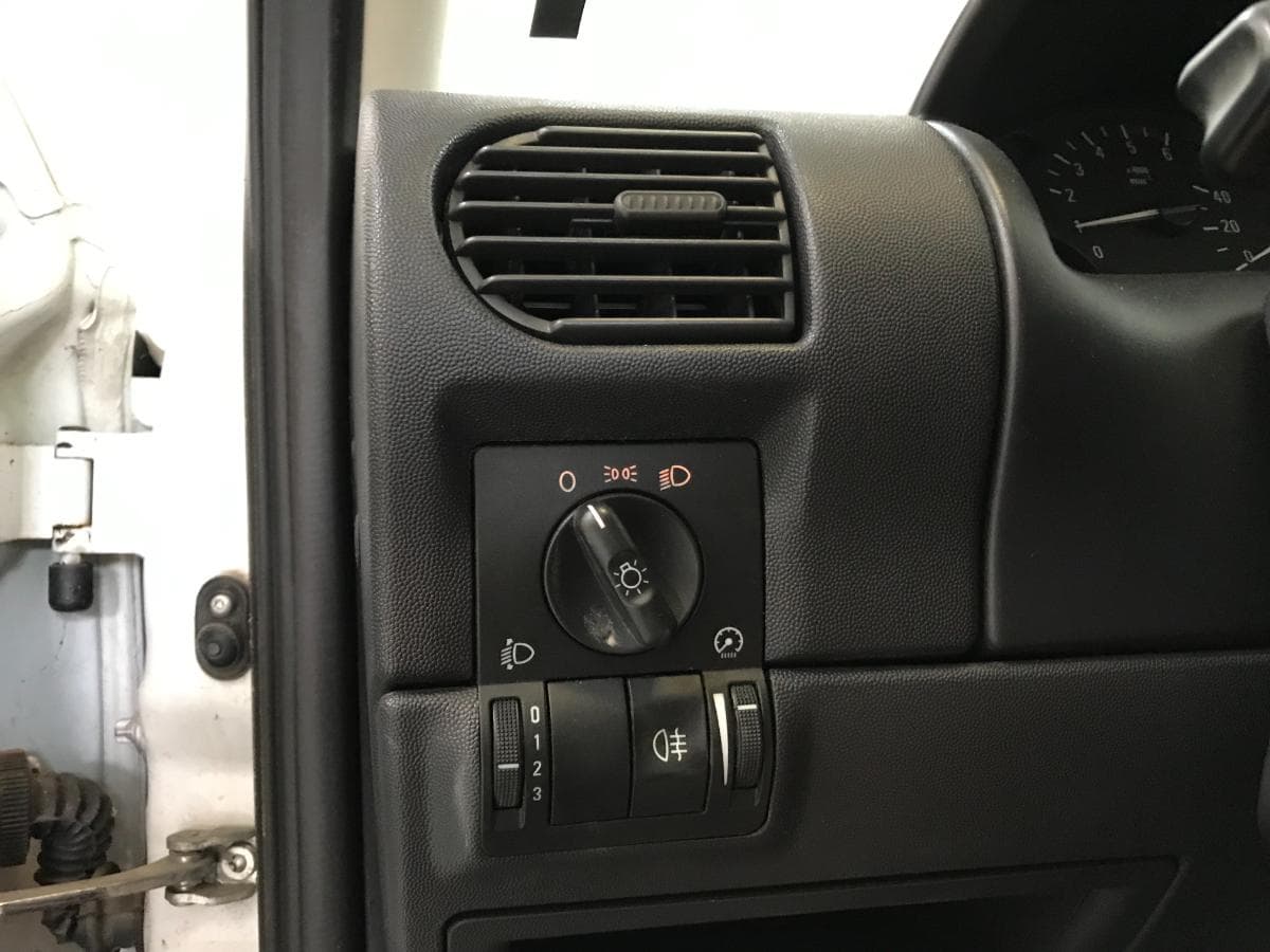 Opel Corsa 1.3 CDTI · Ano 2006 — imagem 37