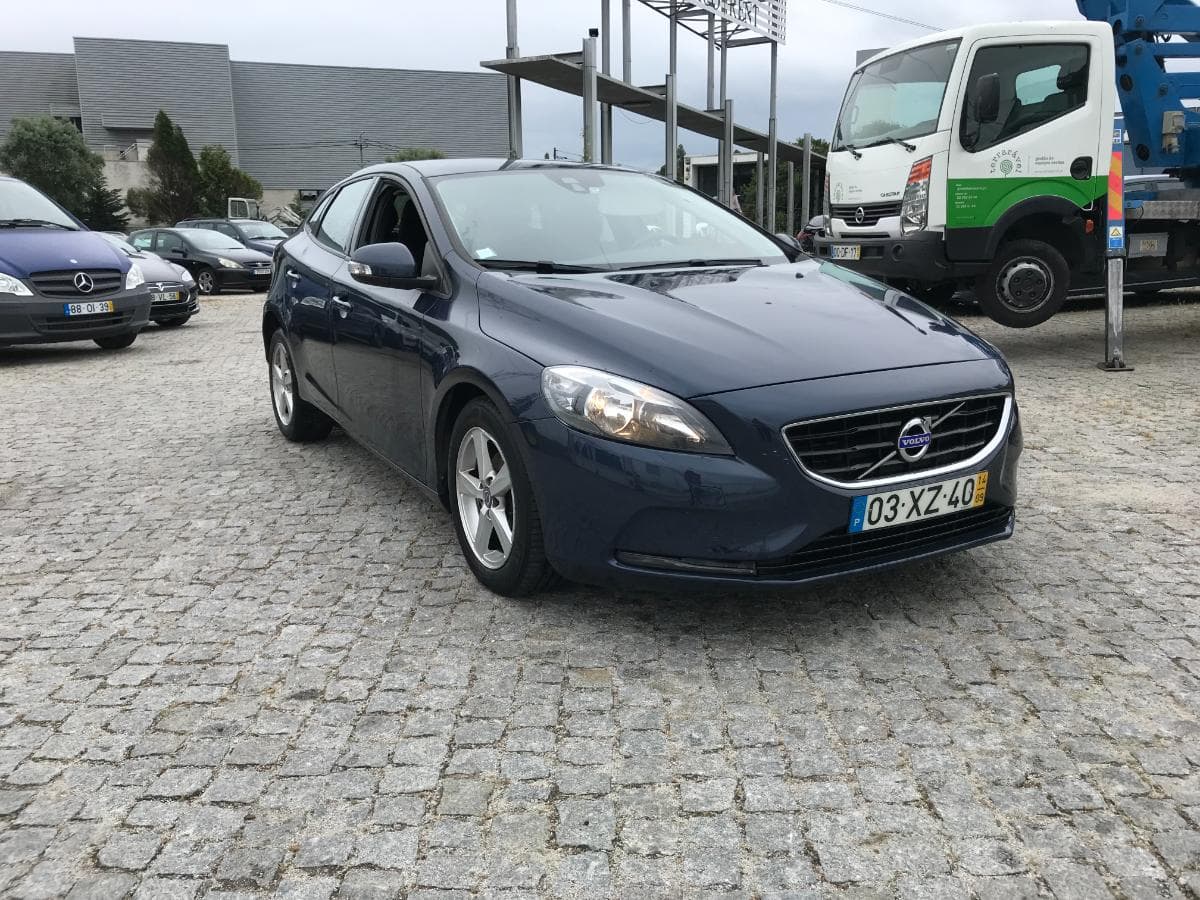 Volvo V40 D2 · Ano 2014 — imagen 1
