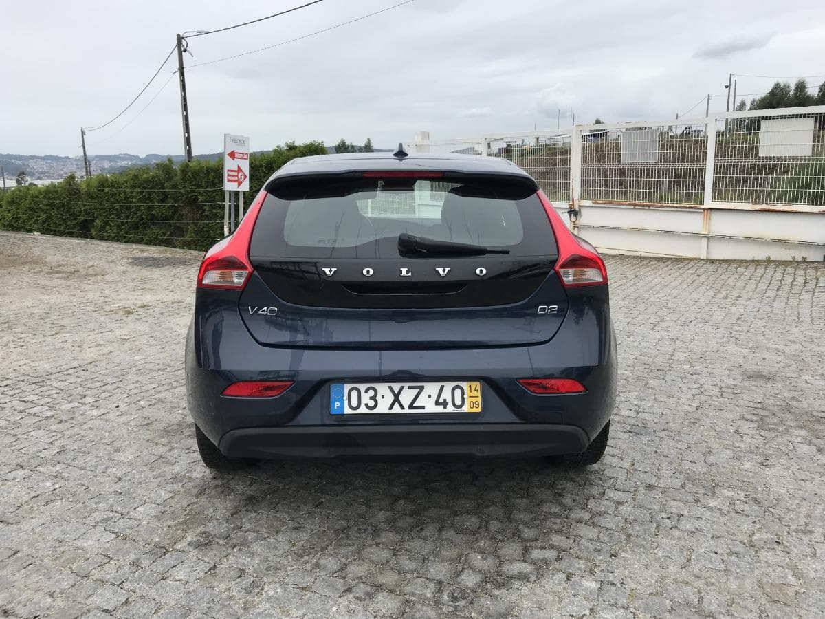 Volvo V40 D2 · Ano 2014 — imagen 8