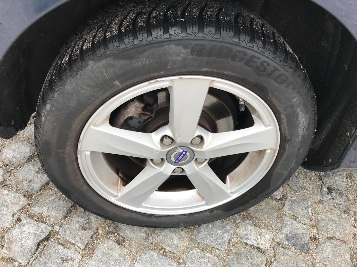 Volvo V40 D2 · Ano 2014 — imagen 13