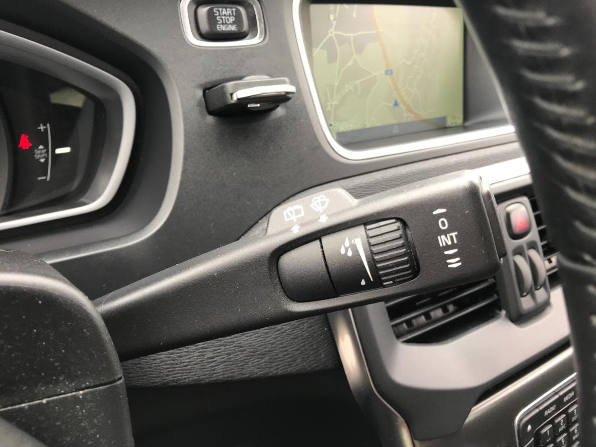 Volvo V40 D2 · Ano 2014 — imagen 20