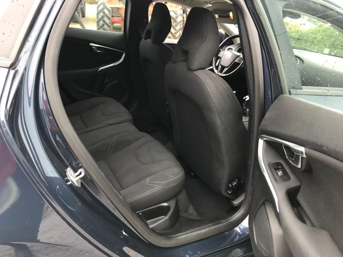 Volvo V40 D2 · Ano 2014 — imagen 22