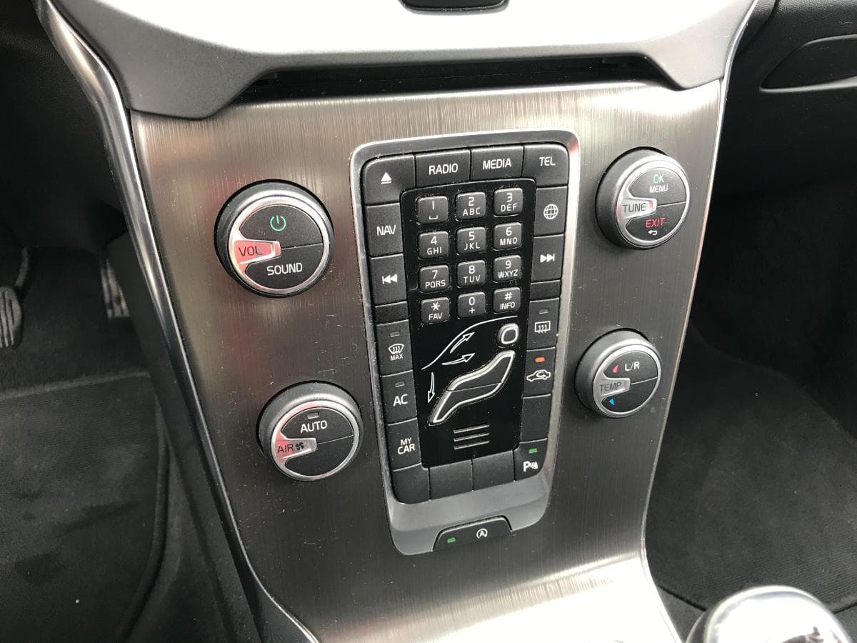 Volvo V40 D2 · Ano 2014 — imagen 25
