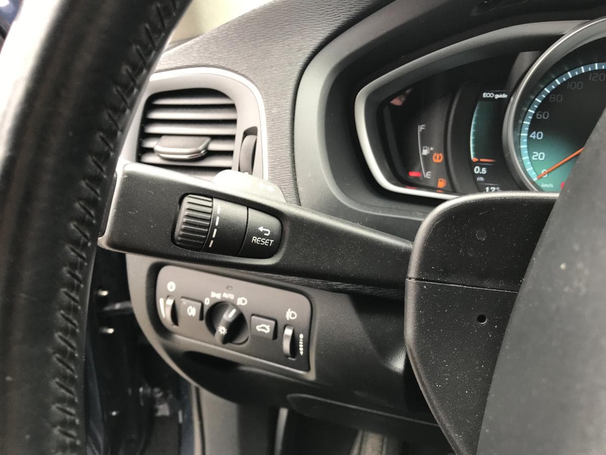 Volvo V40 D2 · Ano 2014 — imagen 24