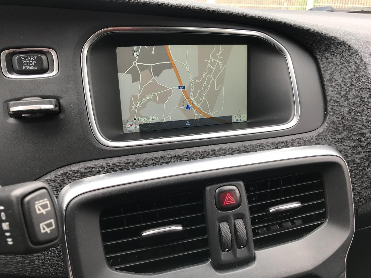 Volvo V40 D2 · Ano 2014 — imagen 26