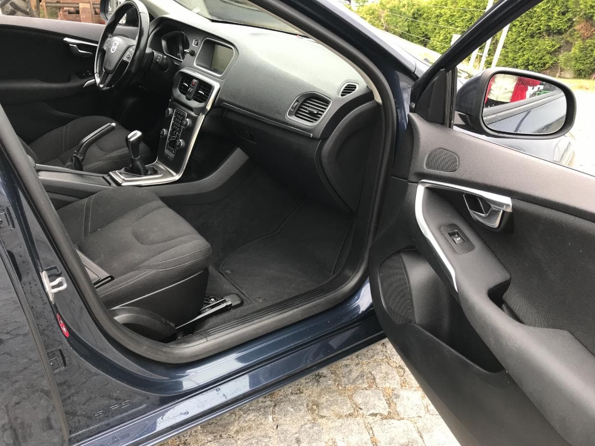 Volvo V40 D2 · Ano 2014 — imagen 27