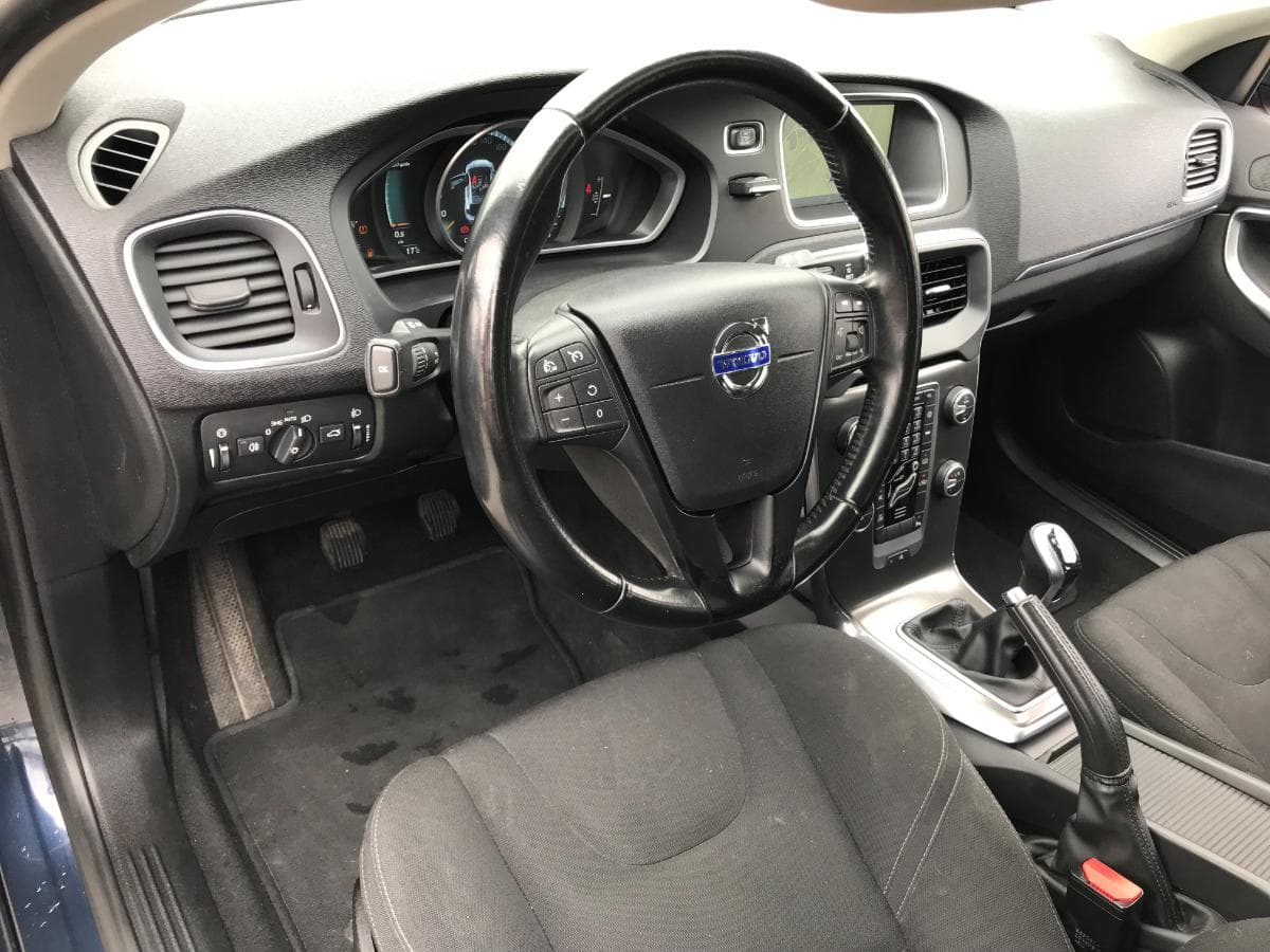 Volvo V40 D2 · Ano 2014 — imagen 31