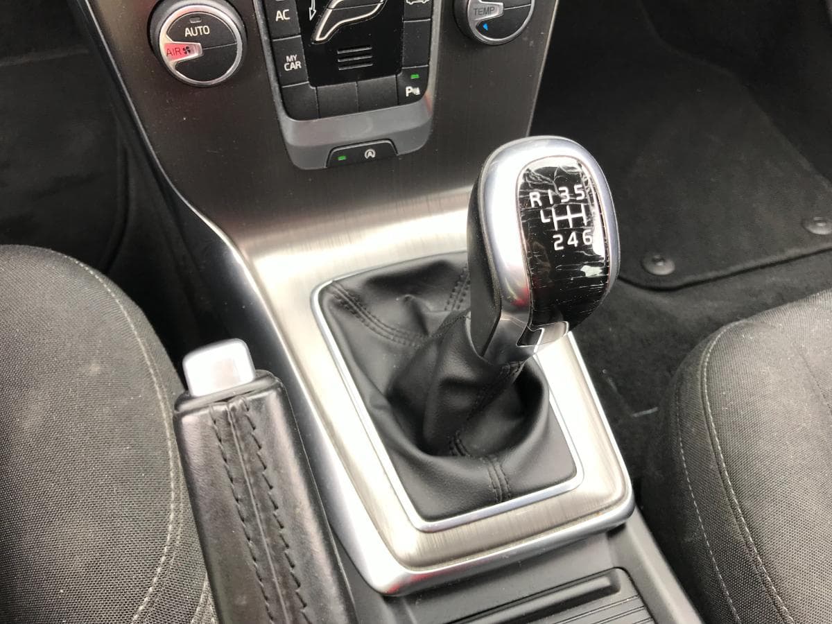 Volvo V40 D2 · Ano 2014 — imagen 32