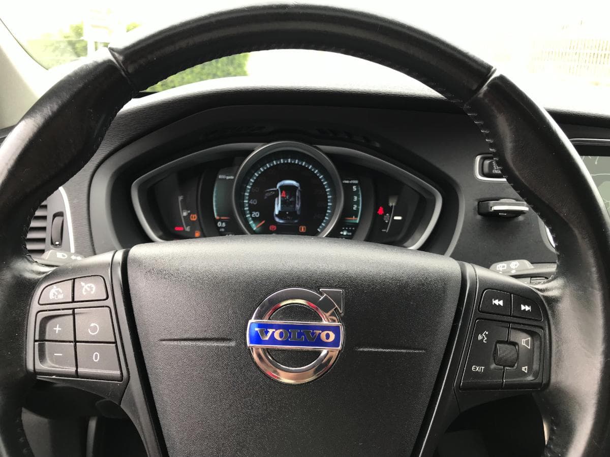 Volvo V40 D2 · Ano 2014 — imagen 30