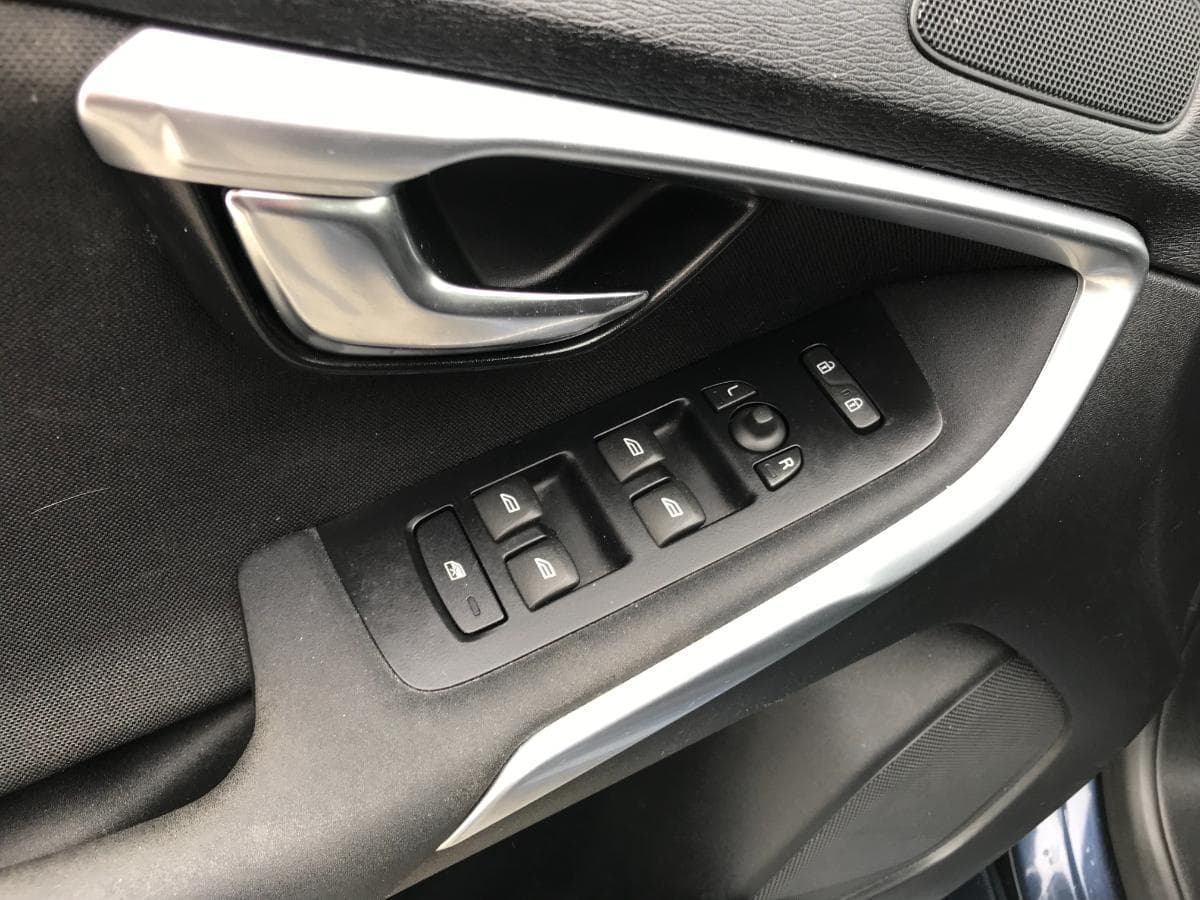 Volvo V40 D2 · Ano 2014 — imagen 33