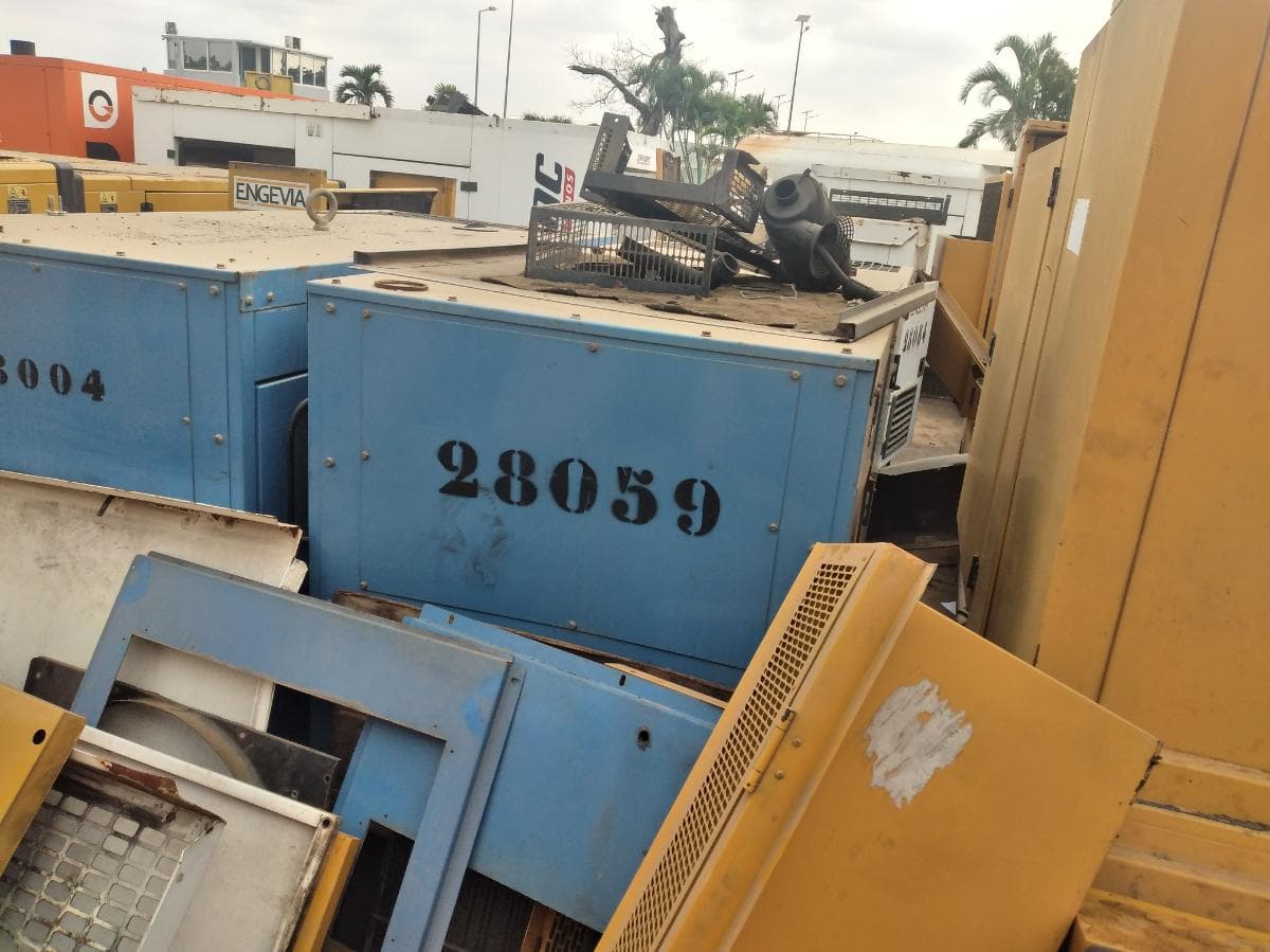 Gerador PERKINS 13 KVA · Viana — imagen 2