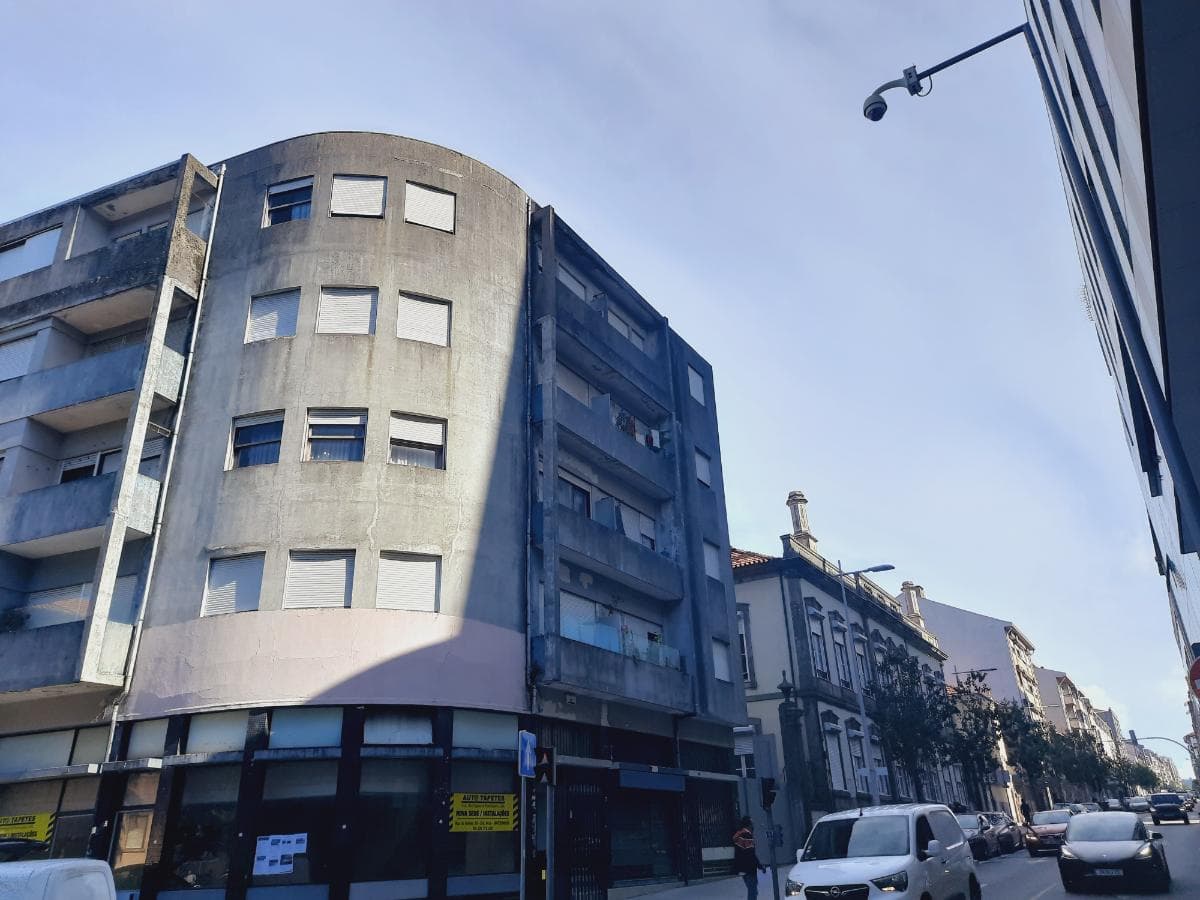 Edifício de 6 Pisos  · Porto — imagen 5