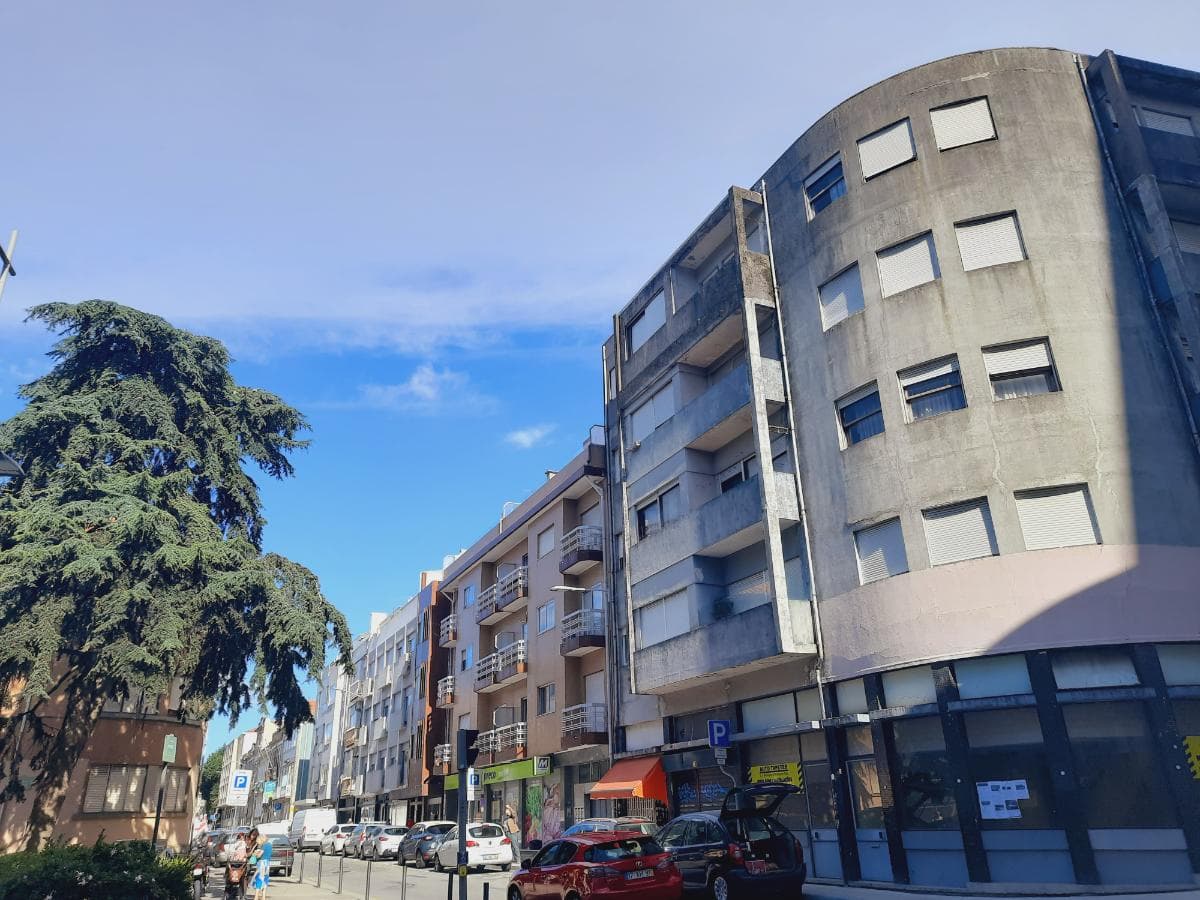Edifício de 6 Pisos  · Porto — imagen 2