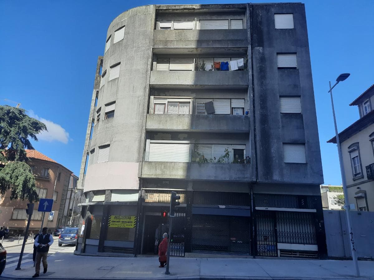 Edifício de 6 Pisos  · Porto — imagen 4