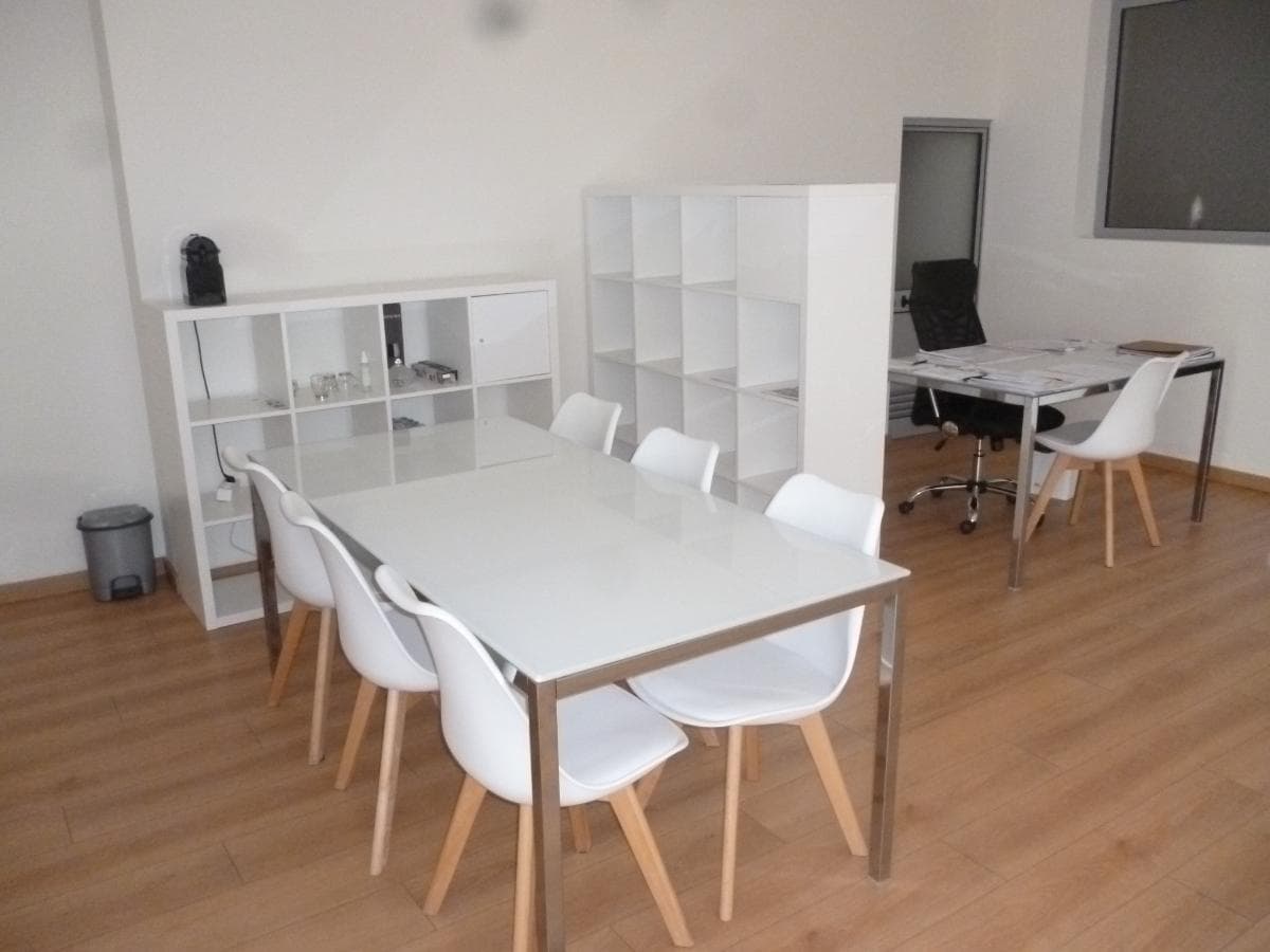 Mobiliario de oficina — imagen 1