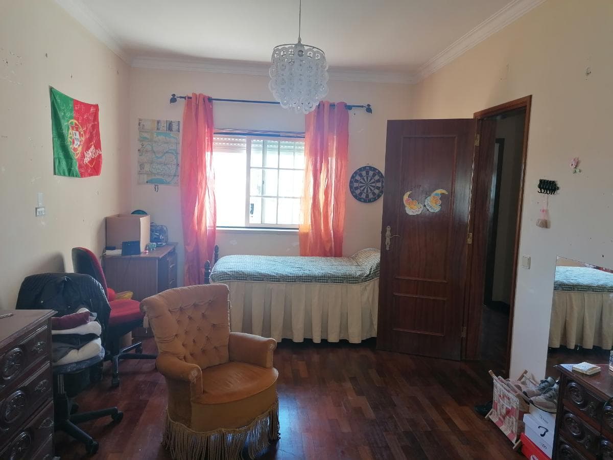 Moradia Geminada V2 · Sintra — imagem 27