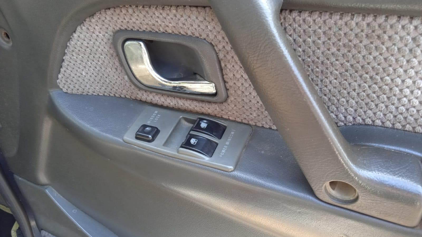 Mitsubishi Pajero · — imagem 7
