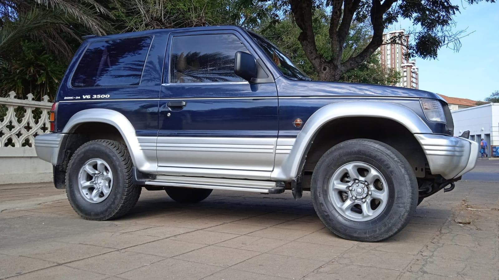 Mitsubishi Pajero · — imagem 2